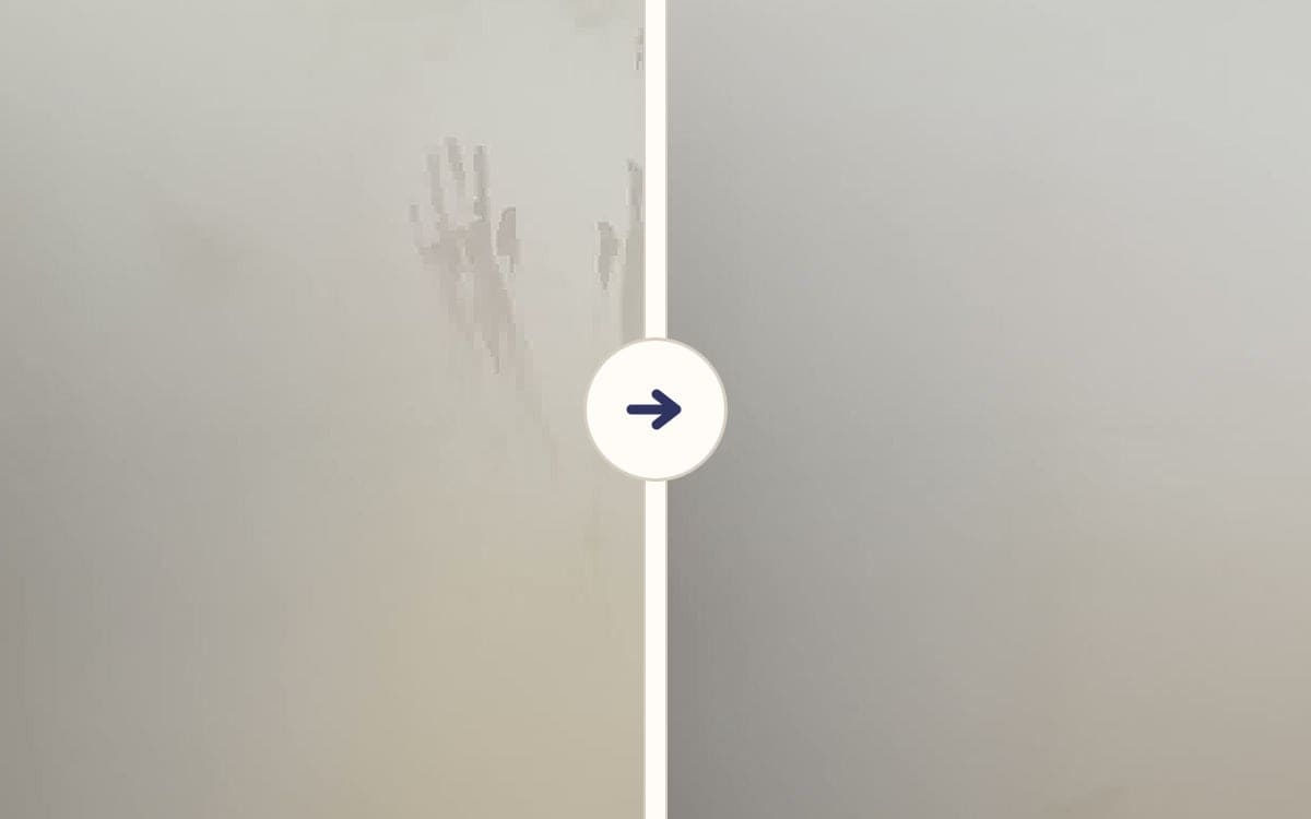 Nahaufnahme einer hellen Matt-Front im Bildvergleich: links zwei Handabdrücke, rechts sauber – Standbilder aus Jackys Video